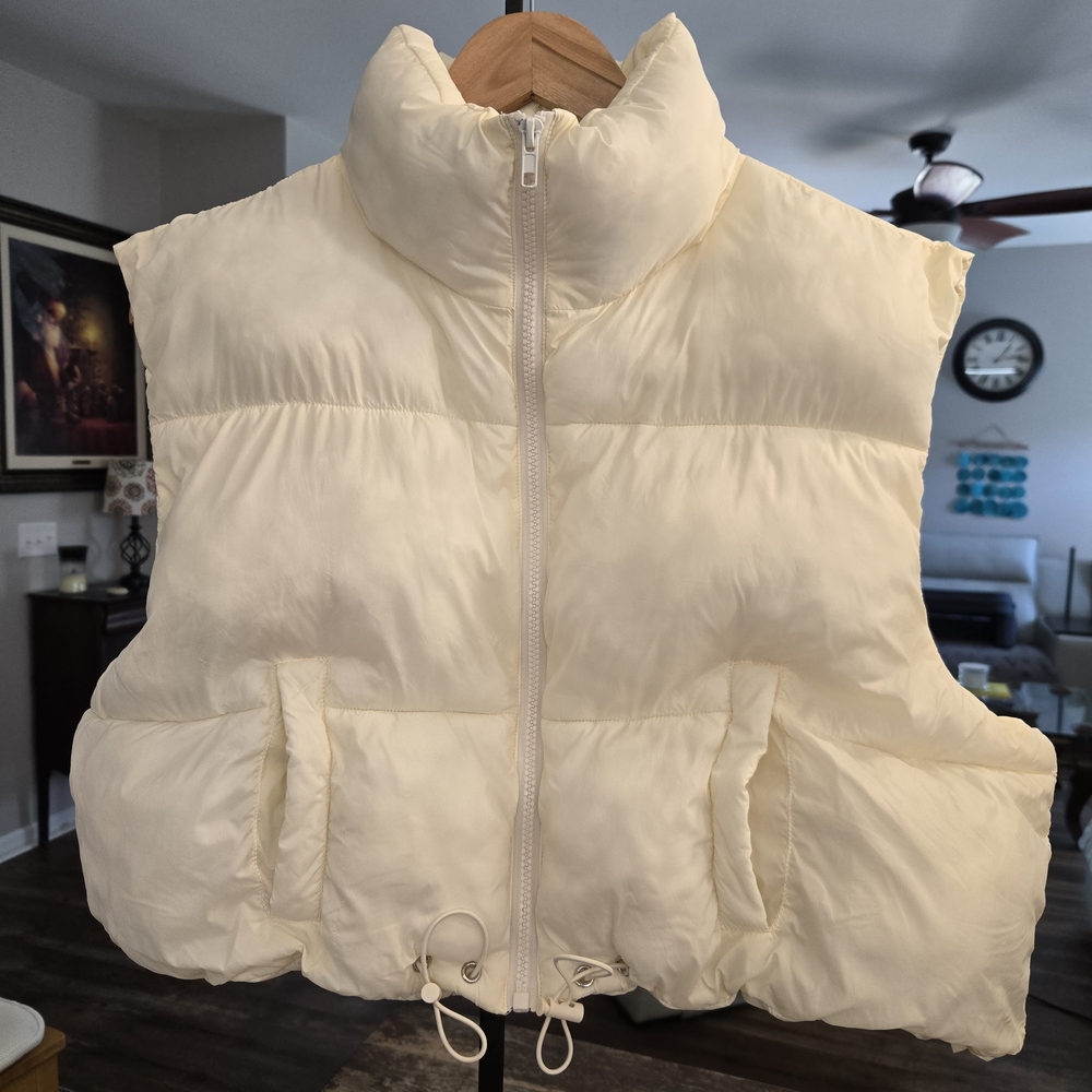 BEIVY by BUCKLE Cream Puffer Vest for Women GORPCORE